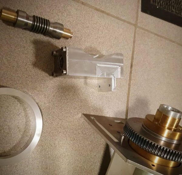 Eigenbau parallaktische Montierung für schwere Teleskope
