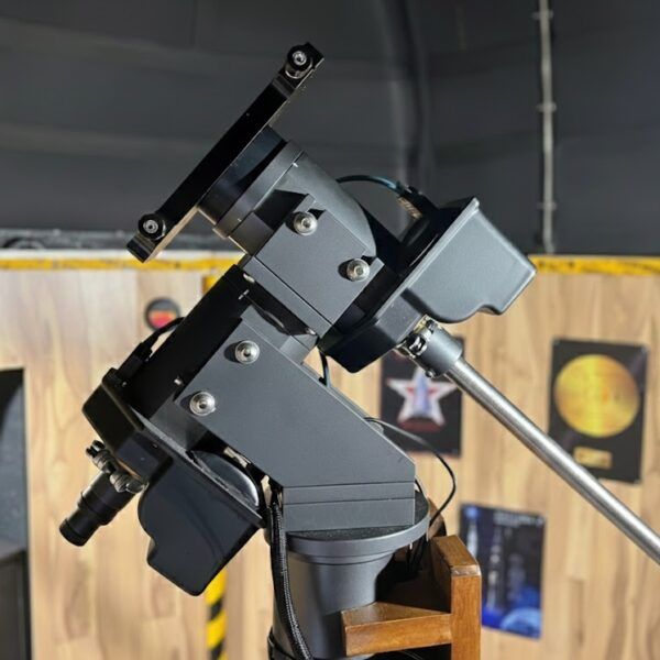 Harmonic Drive vs. Schneckengetriebe: Zwischen High-Tech-Robotik und ehrlichem Maschinenbau