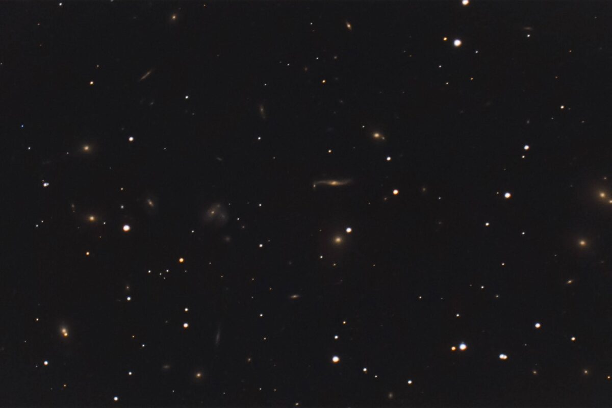 Abell 2151 – Ein Blick in die Tiefen des Herkules-Galaxienhaufens