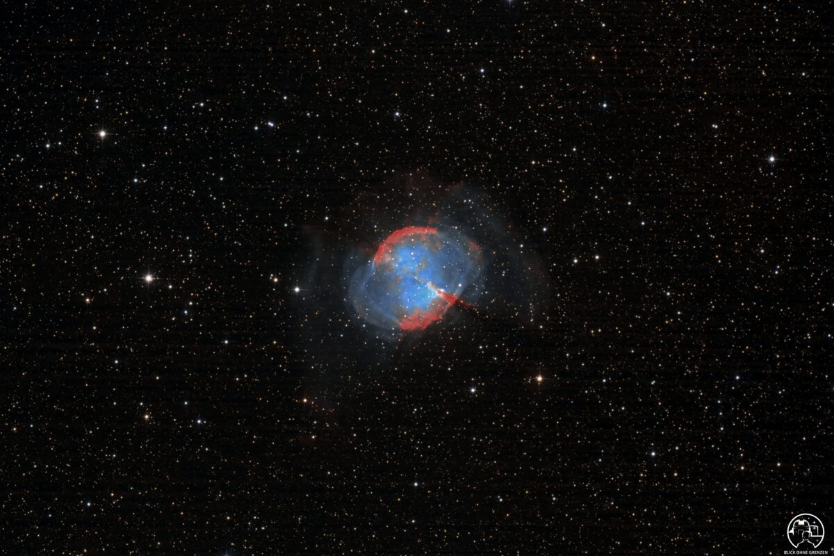 Messier 27 – Der Hantelnebel in 15 Stunden Gesamtbelichtung